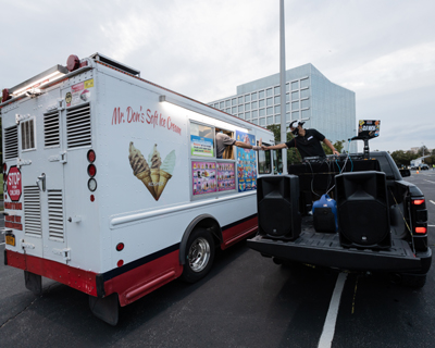 Mobile Ice Cream shop JAY17244.jpg